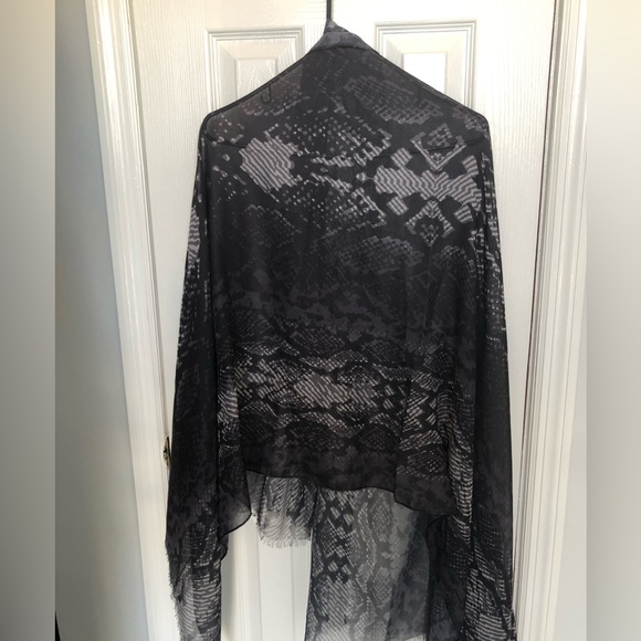 Black Snake Print Scarf/Wrap - Picture 3 of 4